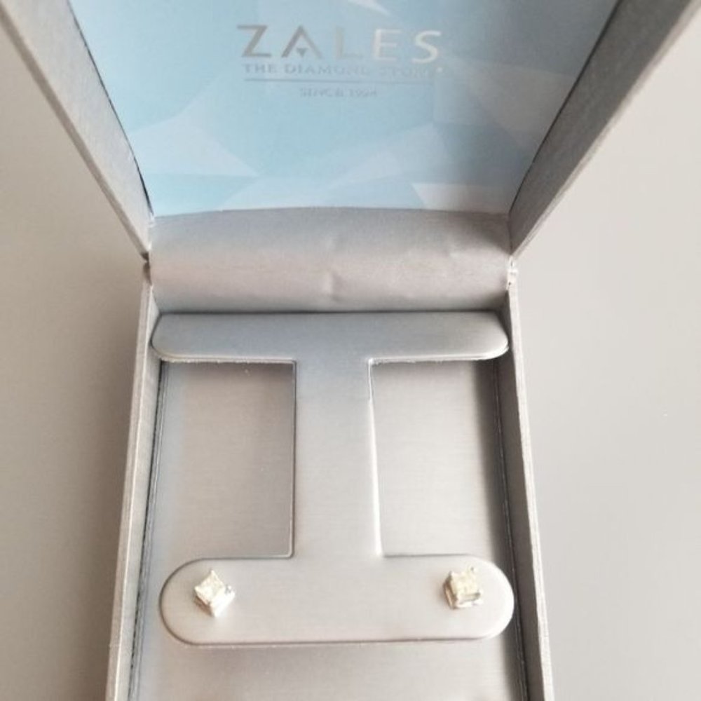 14KT WHITE GOLD DIAMOND EARRINGS